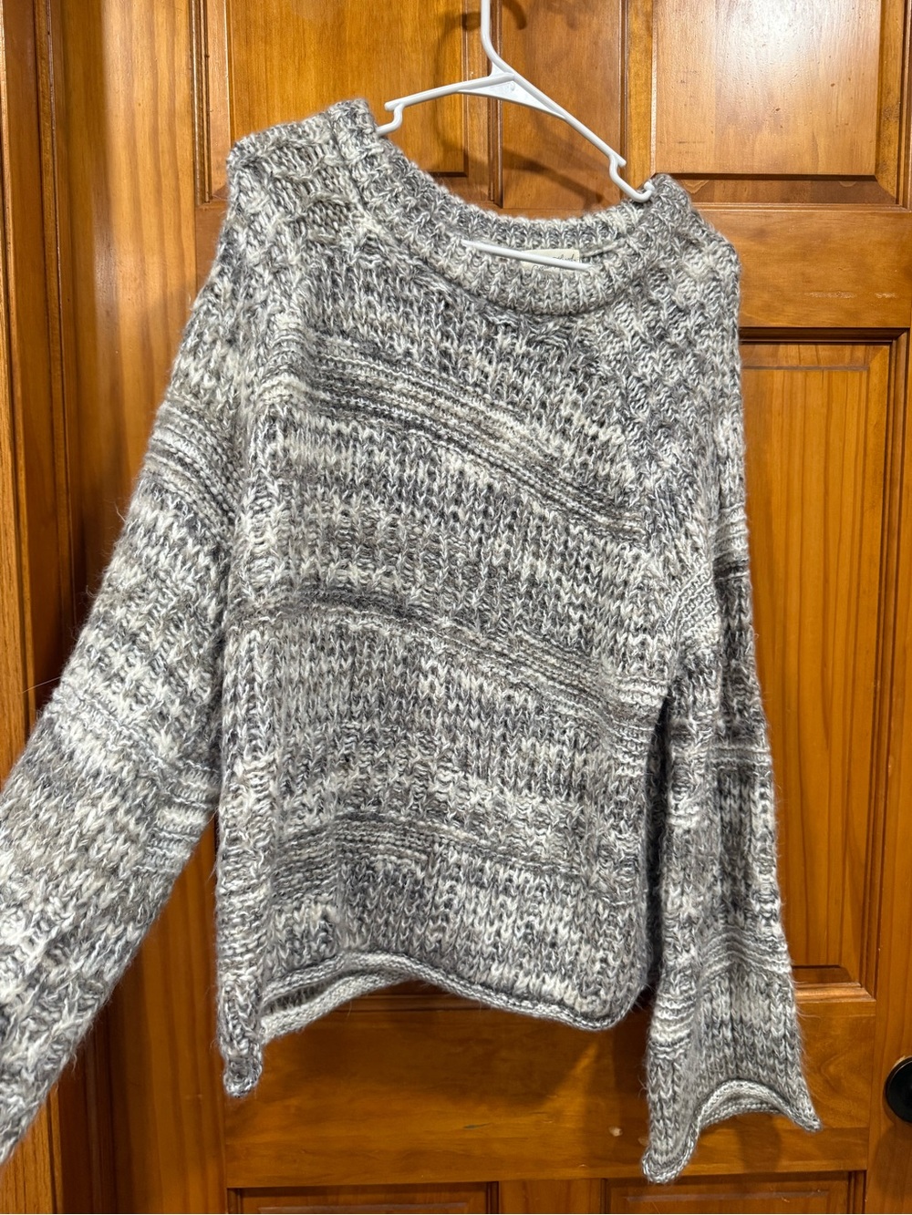 Universal Thread Marled Gray Crewneck Sweater